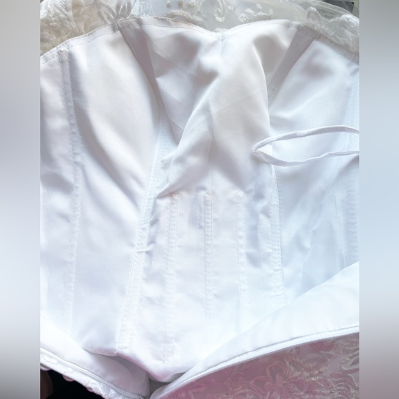 LOVER KISS lace mermaid Wedding dress with fitted inside corset GORGEOUS!!! NEW! - Picture 14 of 16